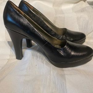 Kenneth Cole Reaction Black Leather Heels